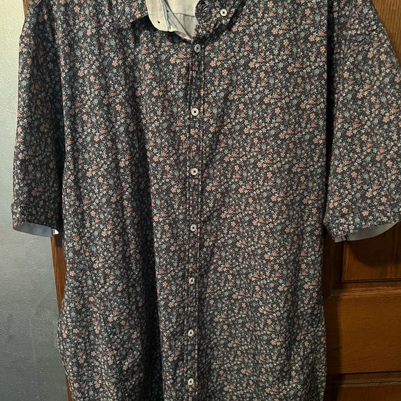 Worn ONCE JB Holt men’s casual button up shirt. Great for summer. - Picture 7 of 7